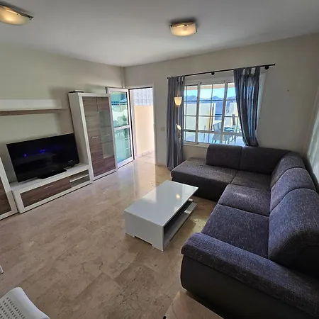 Apartment Modern And Welcoming Family With Large Terrace