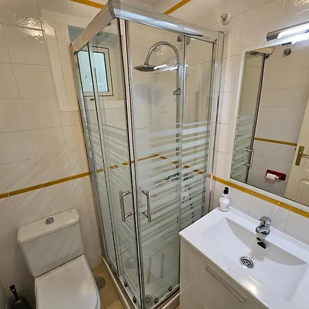 Modern And Welcoming Family With Large Terrace Apartment *